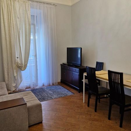 Затишна Квартира На Майдані Незалежності Kiew Exterior foto